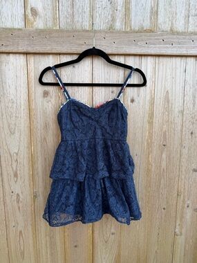 Abercrombie & Fitch navy layered lace top spaghetti straps Size M